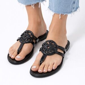 Circus NY by Sam Edelman Canyon Medallion Black Patent Leather Flat Sandals SZ 8